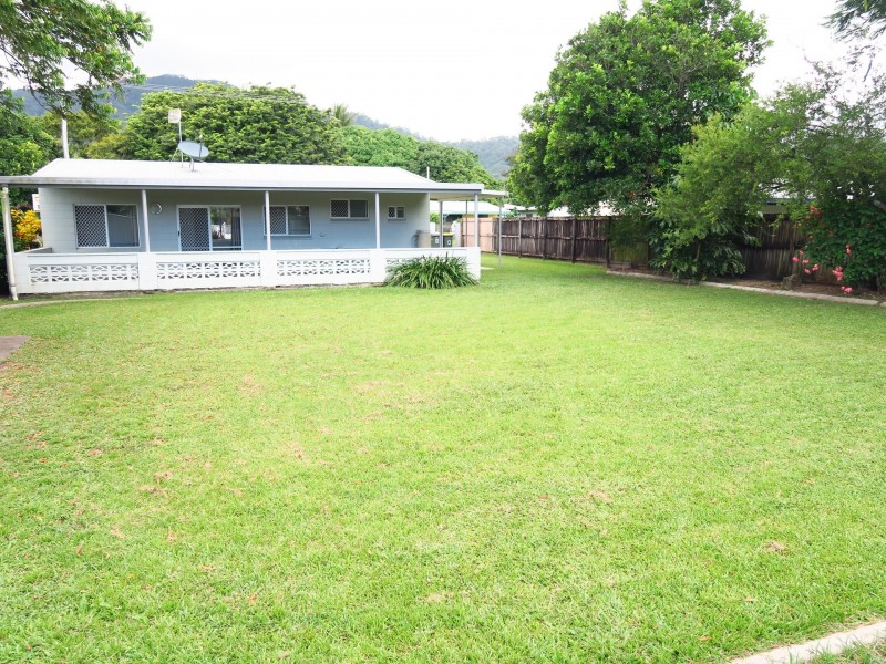 2 Conlan Close, Manoora QLD 4870