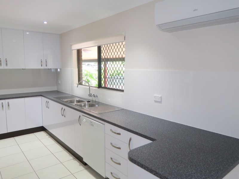 2 Lomond Close, Edge Hill QLD 4870