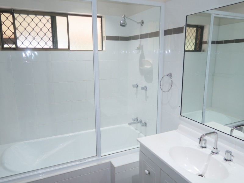2 Lomond Close, Edge Hill QLD 4870