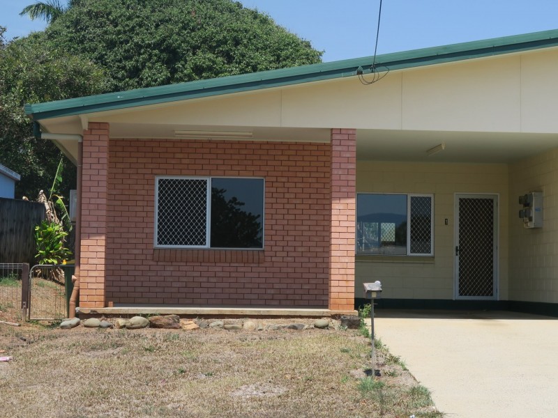 1/5 Angela Street, Woree QLD 4868