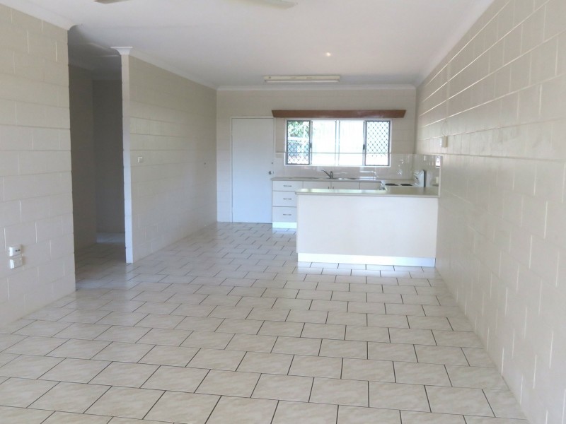 1/5 Angela Street, Woree QLD 4868