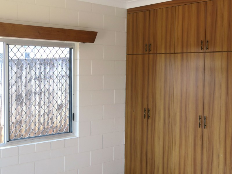 1/5 Angela Street, Woree QLD 4868