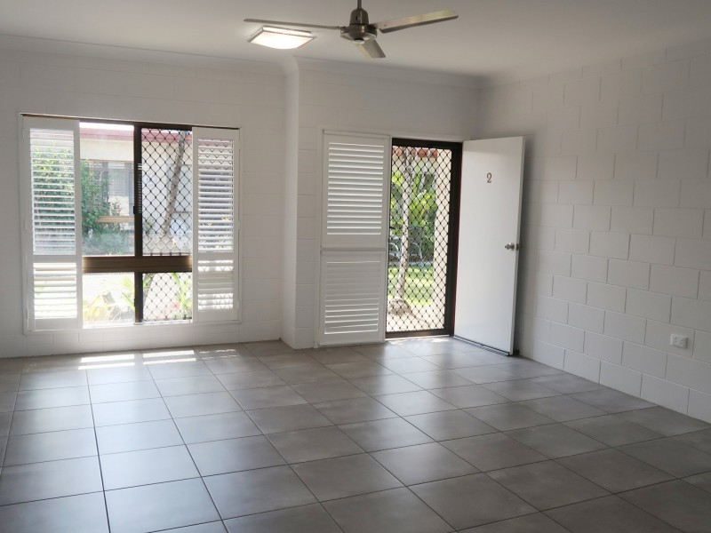 2/12 Springfield Crescent, Manoora QLD 4870