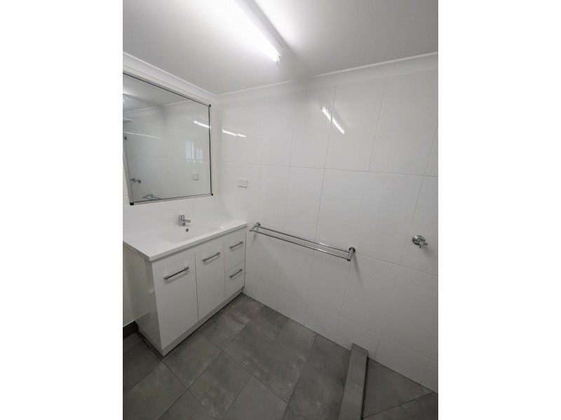 13/64 Pease Street, Manoora QLD 4870