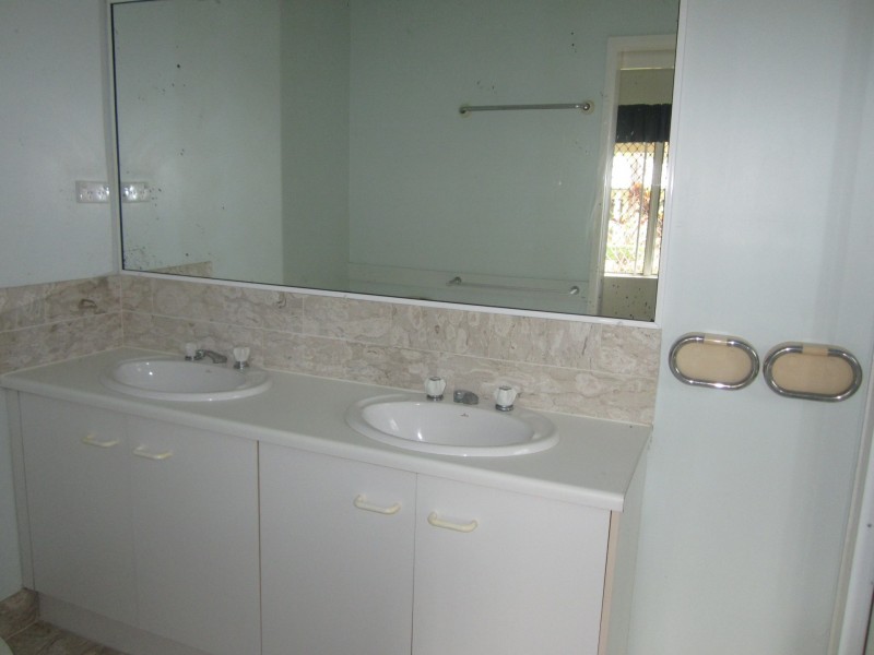 2 Orrell Close, Brinsmead QLD 4870