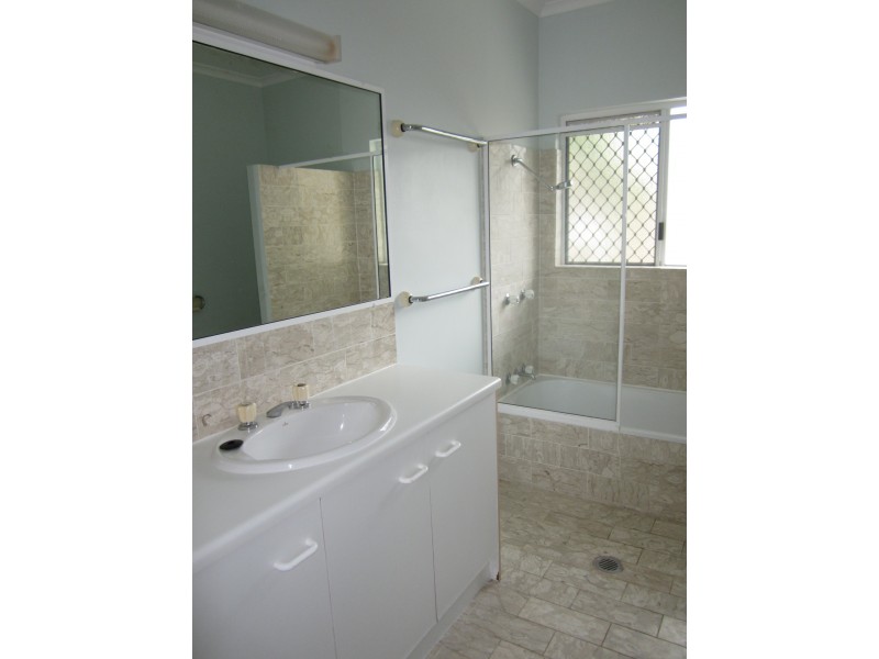 2 Orrell Close, Brinsmead QLD 4870