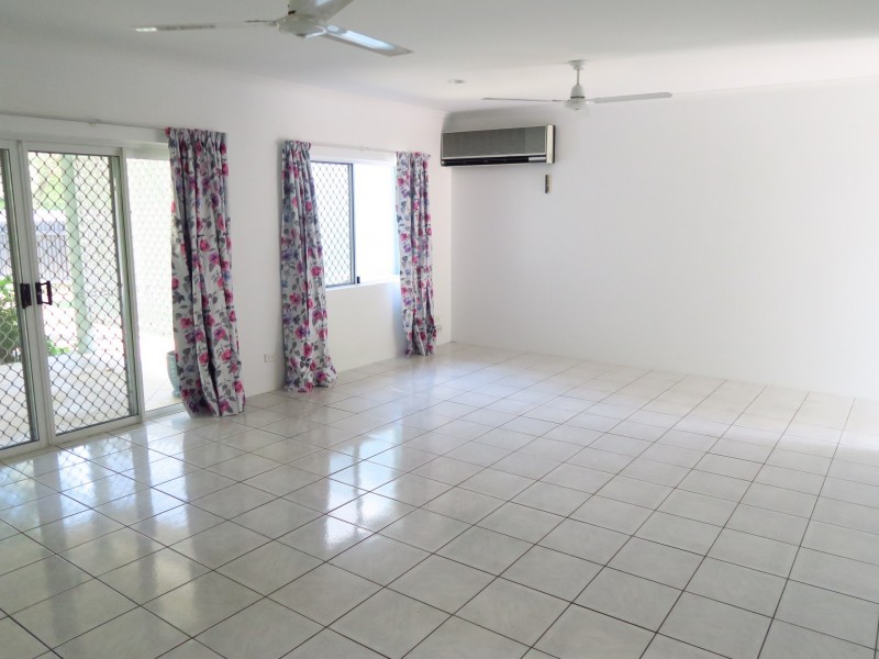 2/8 Kavieng Street, Trinity Beach QLD 4879