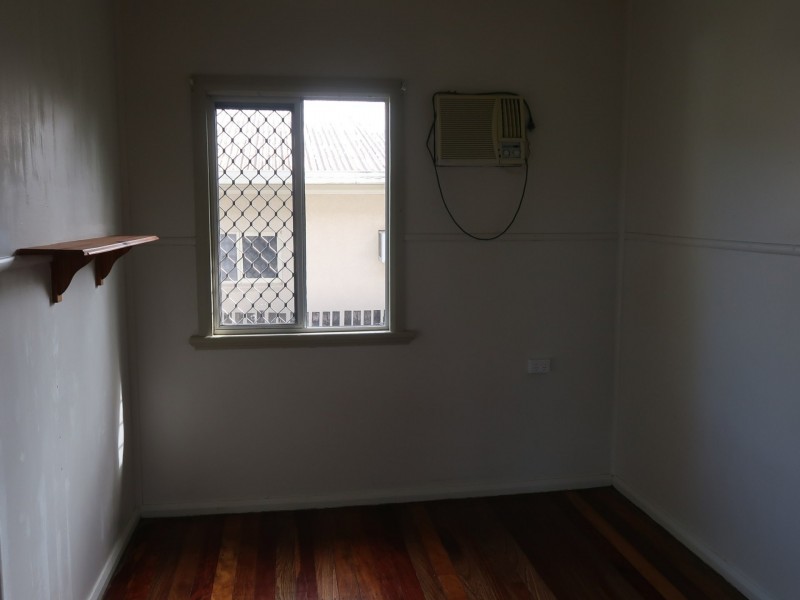 56 Tills Street, Westcourt QLD 4870