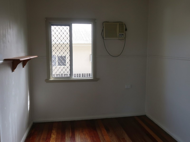 56 Tills Street, Westcourt QLD 4870