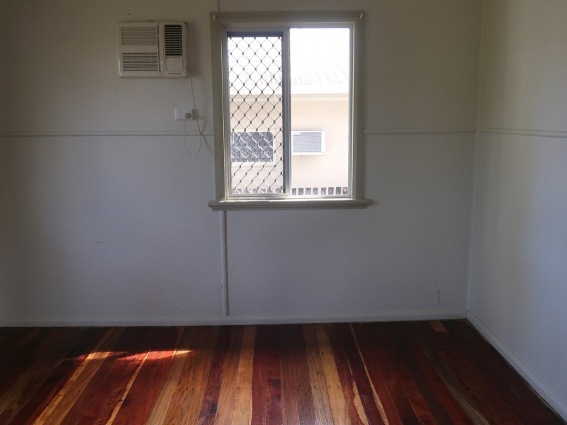 56 Tills Street, Westcourt QLD 4870