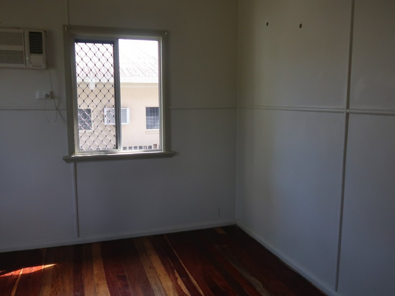 56 Tills Street, Westcourt QLD 4870