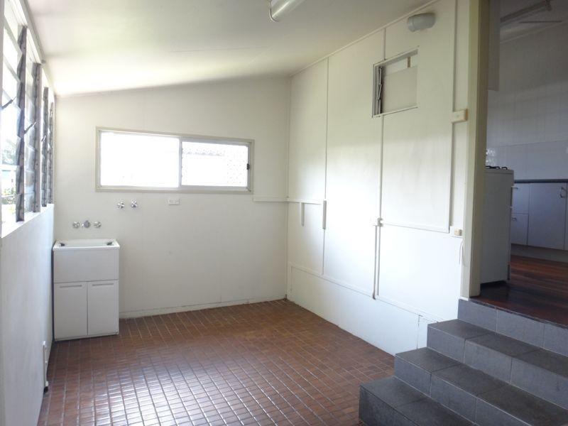 56 Tills Street, Westcourt QLD 4870