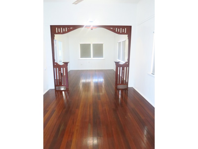 320 Pease Street, Edge Hill QLD 4870