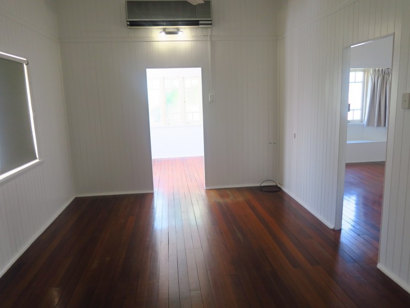 320 Pease Street, Edge Hill QLD 4870