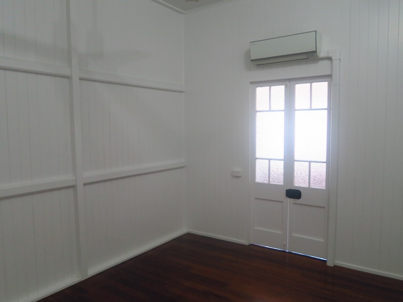 320 Pease Street, Edge Hill QLD 4870