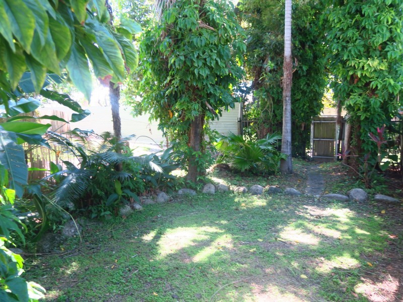 320 Pease Street, Edge Hill QLD 4870