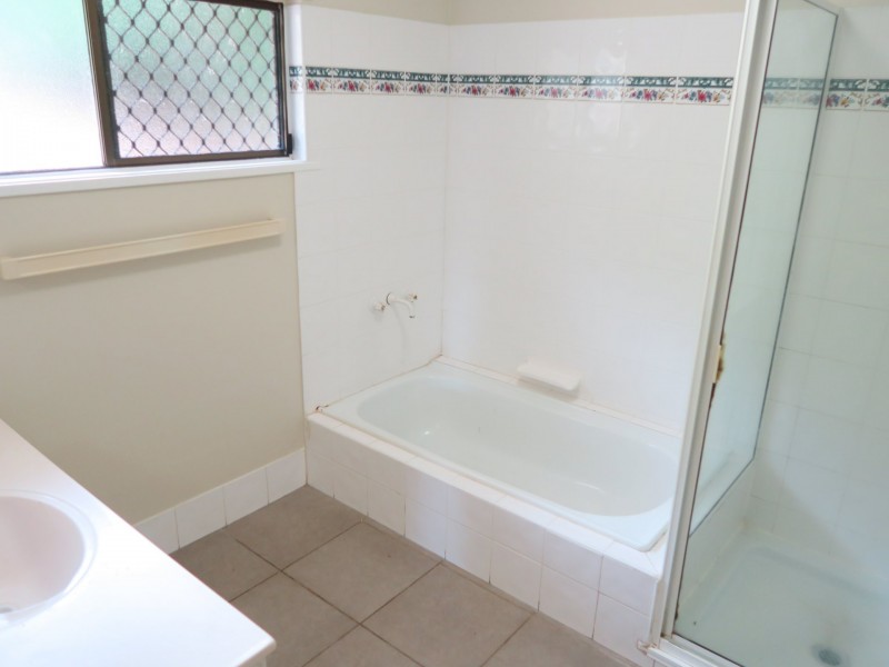 27 Behan Street, Stratford QLD 4870