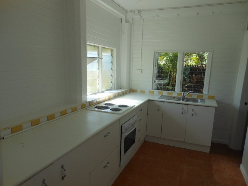 4/5 Mitchell Street, Machans Beach QLD 4878