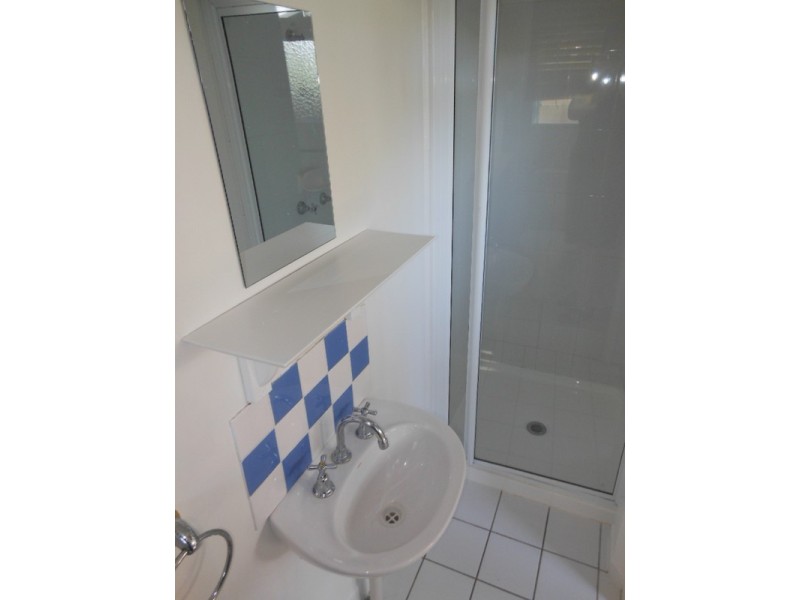 4/5 Mitchell Street, Machans Beach QLD 4878
