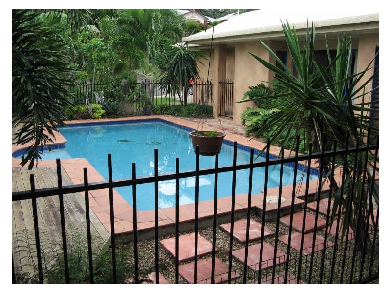 44 Daphne Drive, Redlynch QLD 4870