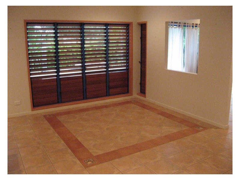 44 Daphne Drive, Redlynch QLD 4870