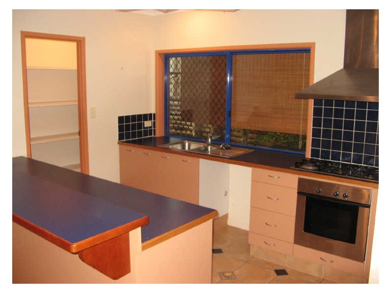 44 Daphne Drive, Redlynch QLD 4870