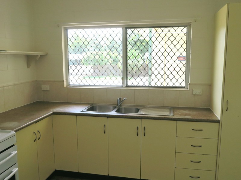 2 Carmel Close, Woree QLD 4868