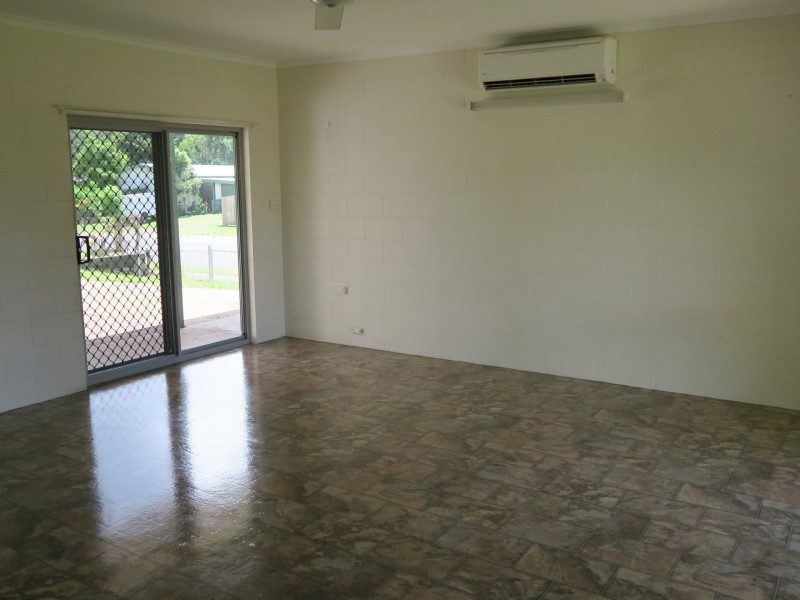 2 Carmel Close, Woree QLD 4868