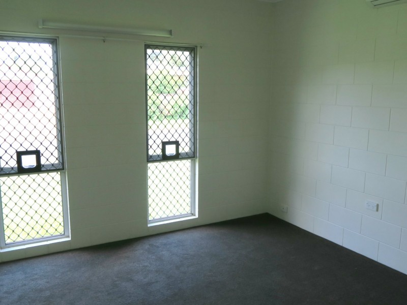 2 Carmel Close, Woree QLD 4868