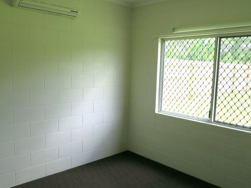 2 Carmel Close, Woree QLD 4868