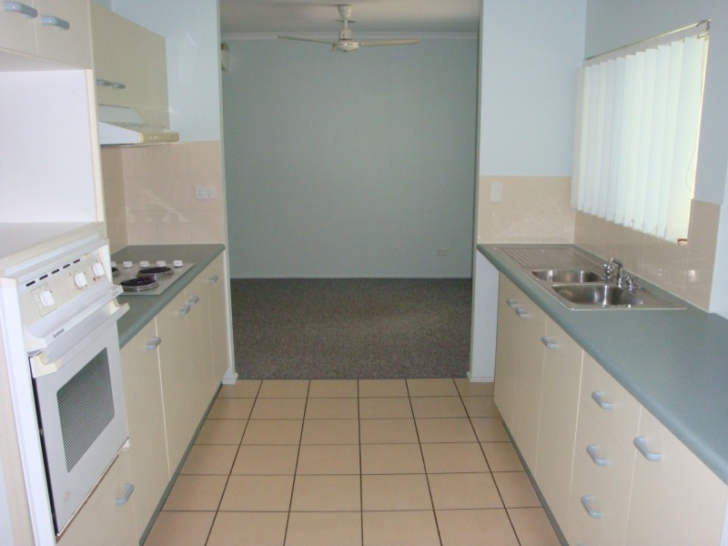 2 Kirraly Close, Mooroobool QLD 4870