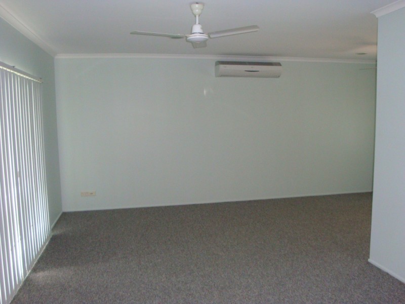 2 Kirraly Close, Mooroobool QLD 4870