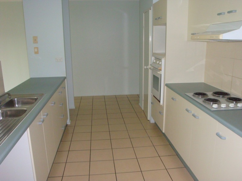 2 Kirraly Close, Mooroobool QLD 4870