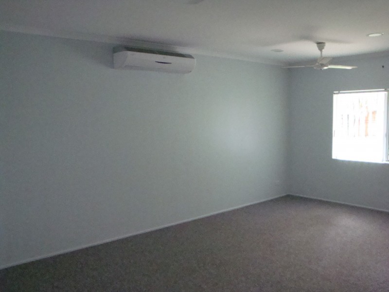 2 Kirraly Close, Mooroobool QLD 4870