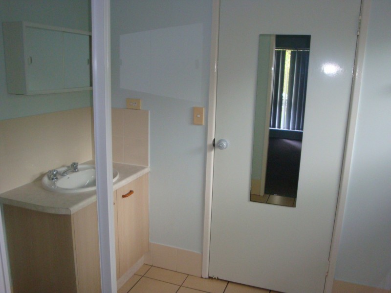 2 Kirraly Close, Mooroobool QLD 4870