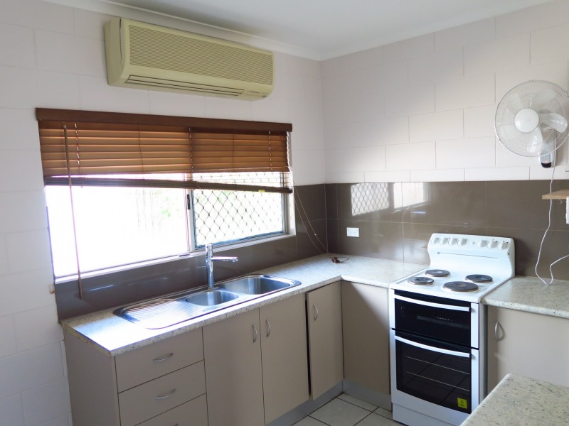 2/4 Ireland Crescent, Whitfield QLD 4870