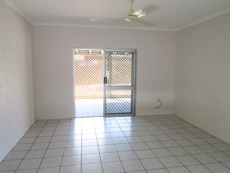 2/4 Ireland Crescent, Whitfield QLD 4870