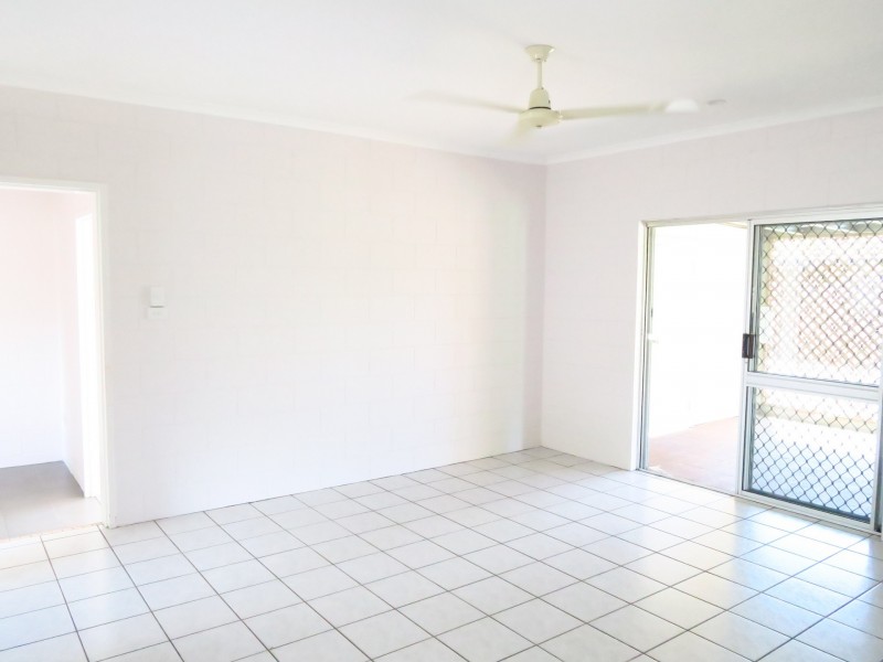 2/4 Ireland Crescent, Whitfield QLD 4870