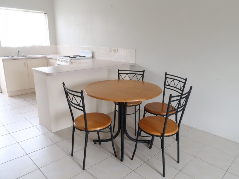 4/401 Mccoombe Street, Mooroobool QLD 4870