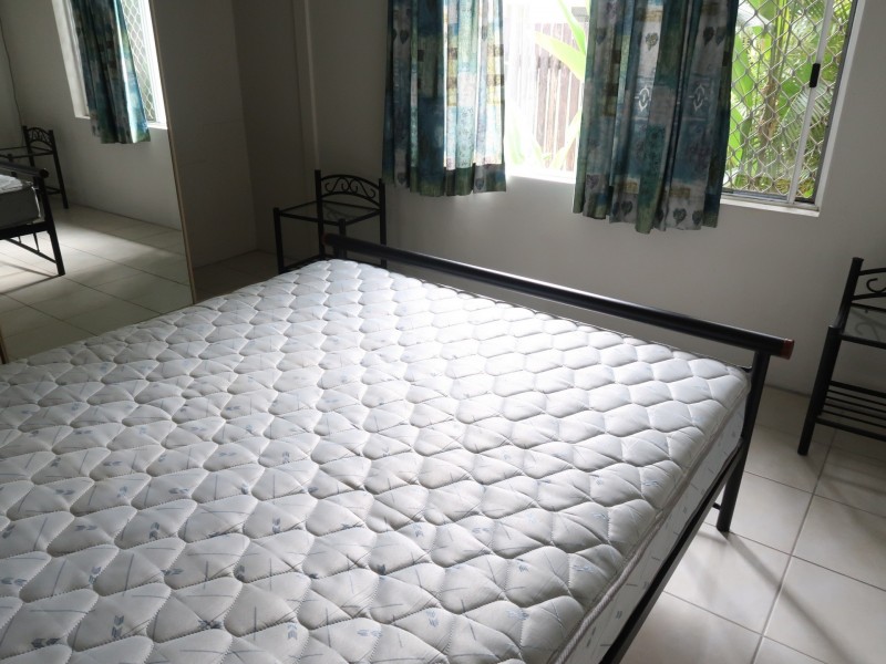 4/401 Mccoombe Street, Mooroobool QLD 4870