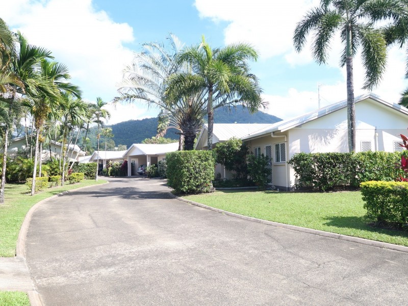 4/401 Mccoombe Street, Mooroobool QLD 4870