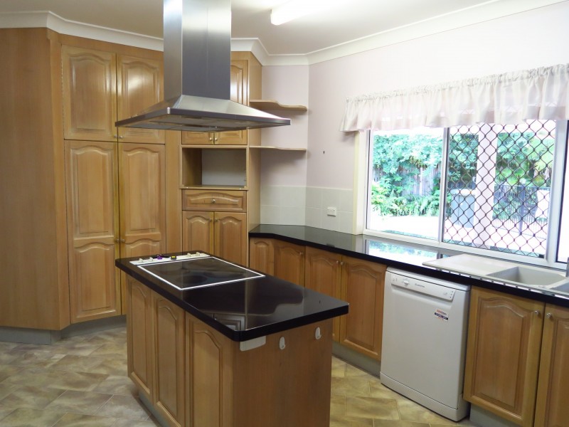 11 Cicero Close, Mooroobool QLD 4870