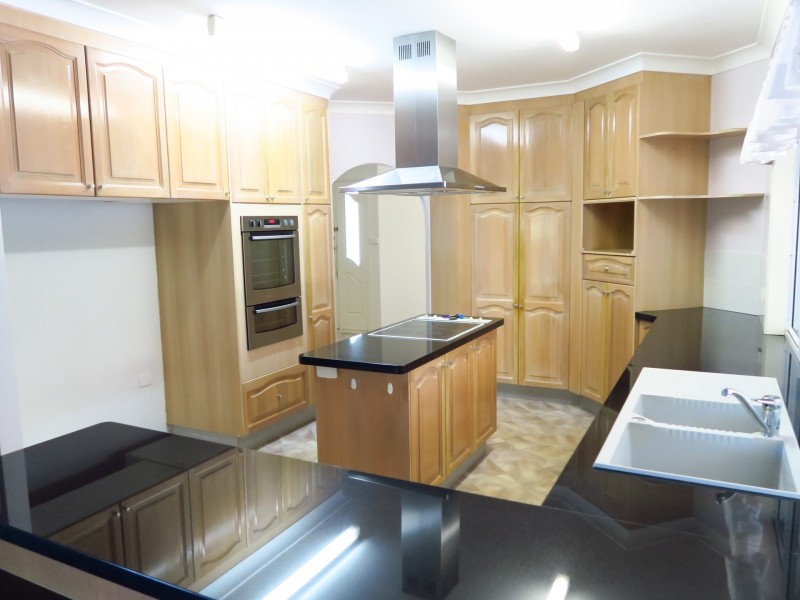 11 Cicero Close, Mooroobool QLD 4870