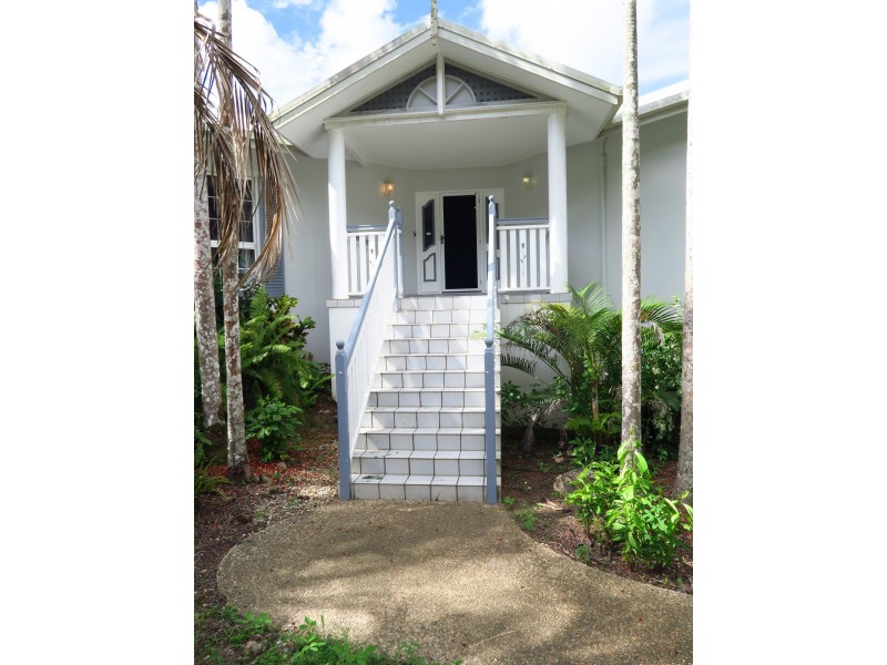 11 Cicero Close, Mooroobool QLD 4870