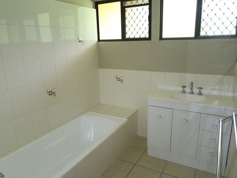 37 Hadrian Avenue, Mooroobool QLD 4870