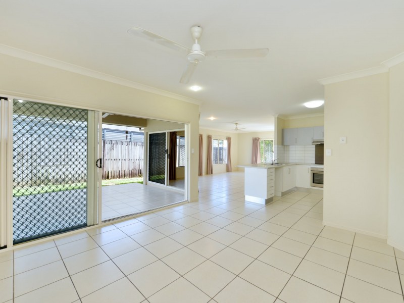 32 Norfolk Circuit, Redlynch QLD 4870