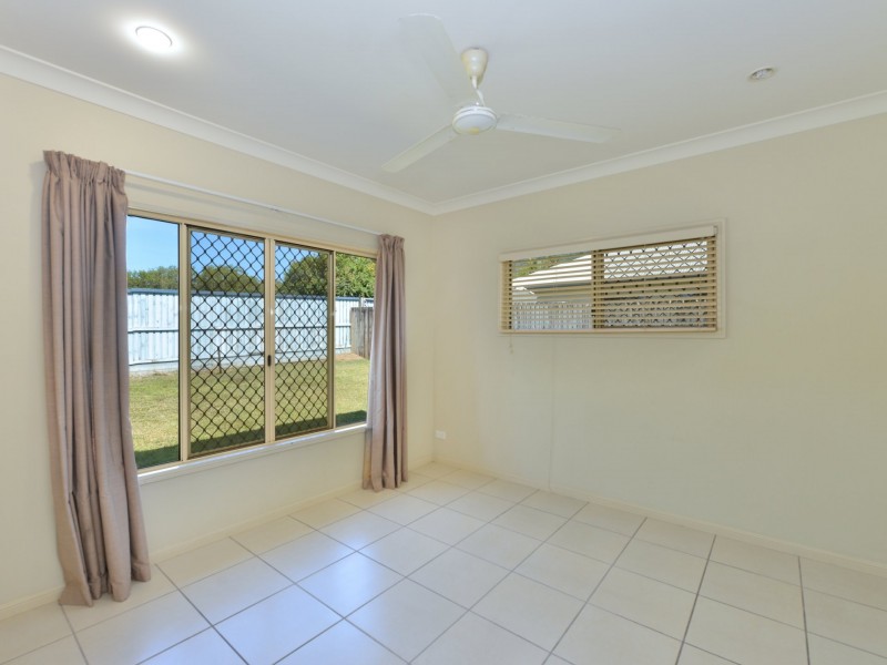 32 Norfolk Circuit, Redlynch QLD 4870