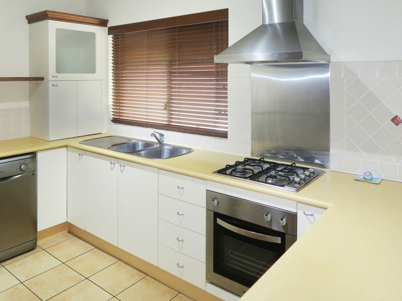 310/2 Greenslopes Street, Cairns North QLD 4870