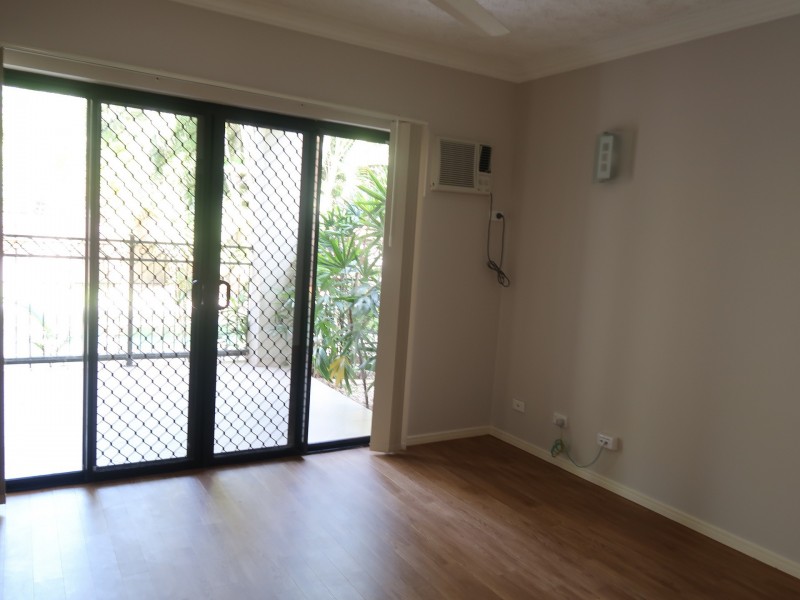 2/83 Hayward Street, Mooroobool QLD 4870