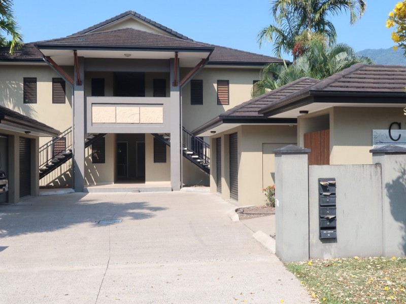 2/83 Hayward Street, Mooroobool QLD 4870